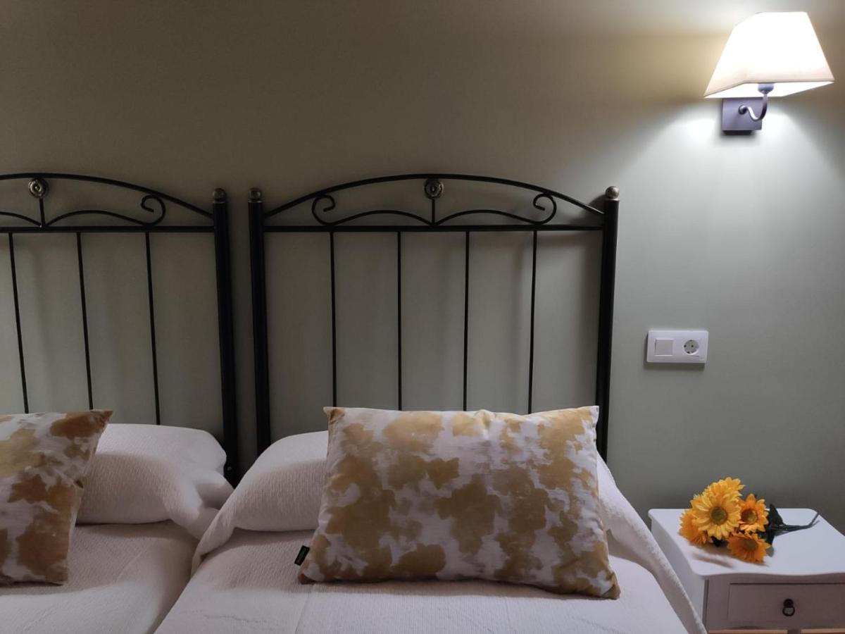 Casa Rural Sierra Del Solorio Iruecha 外观 照片